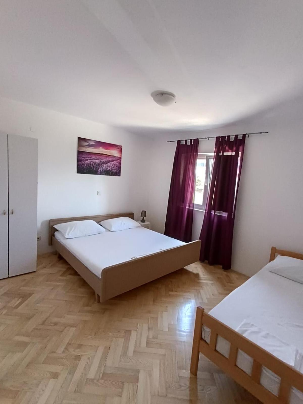 Apartment Lo - With Swimming Pool Спліт Номер фото